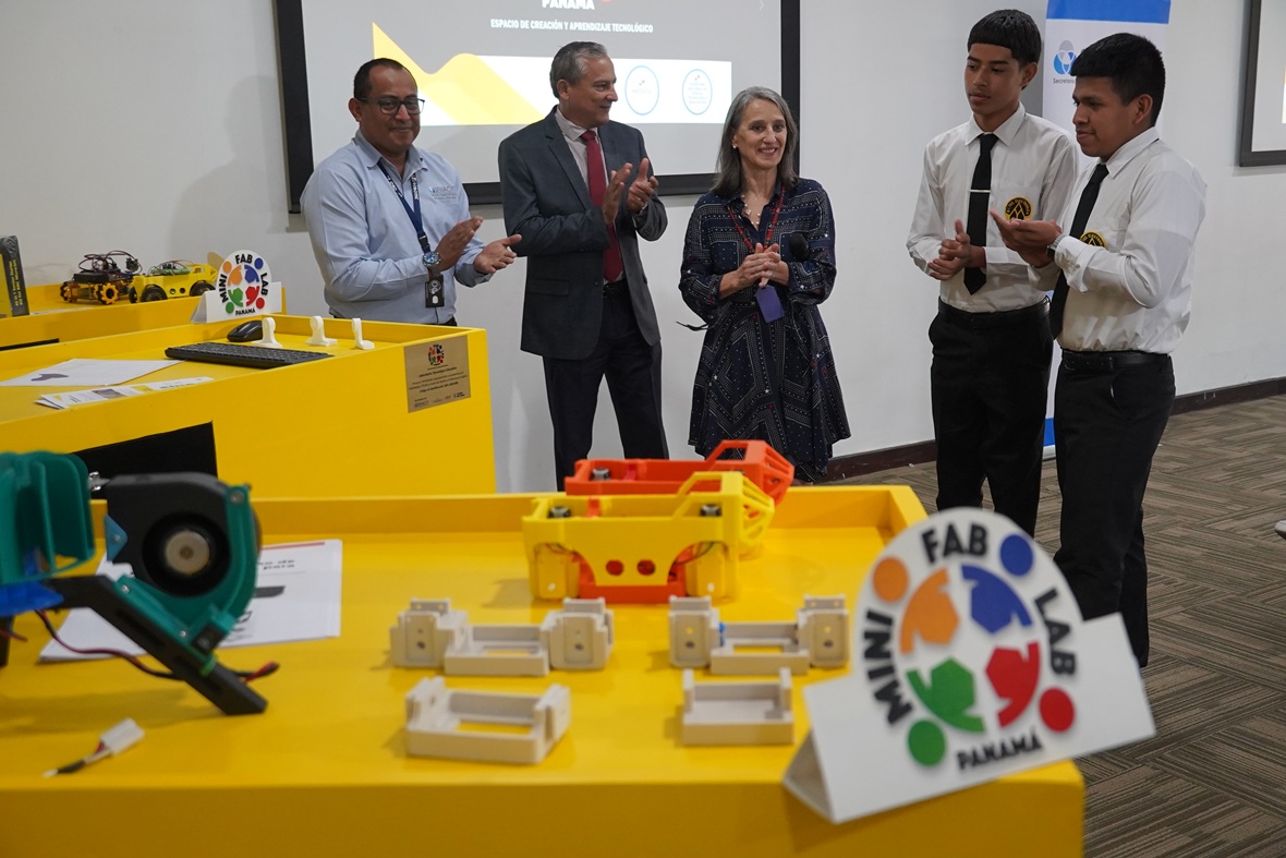 MiniFabLab, laboratorios portátiles para la innovación educativa en colegios técnicos e industriales de Panamá